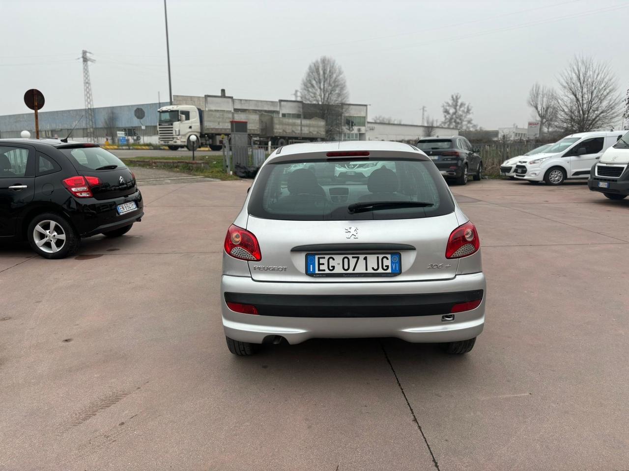 Peugeot 206 Plus 1.1 60CV 5p. Energie