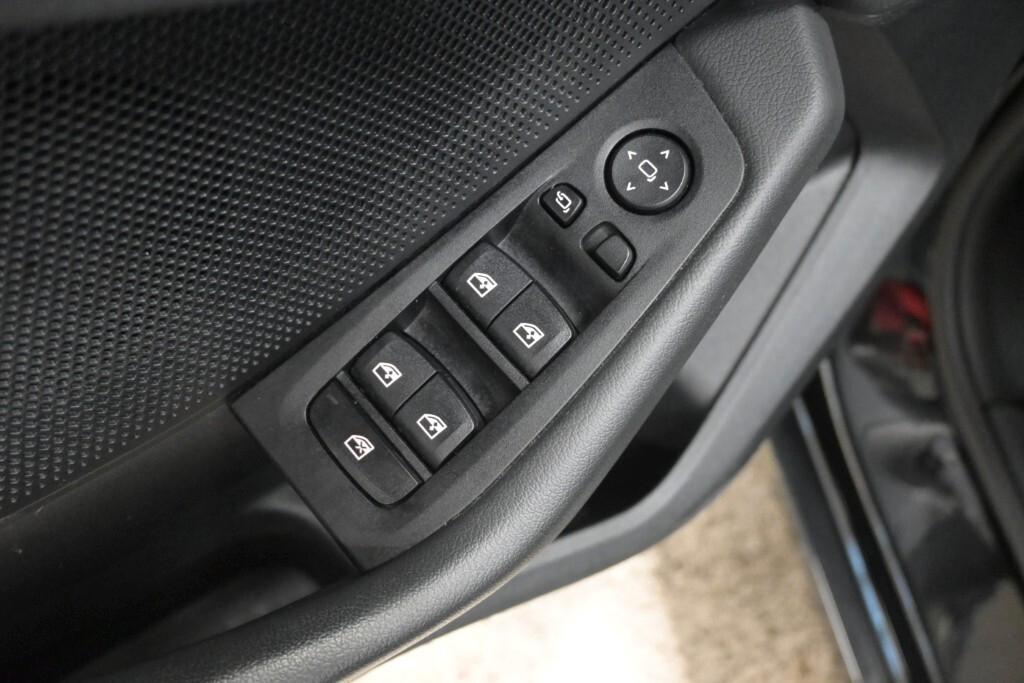BMW SERIE 1116d 5p. BUSINESS ADVANTAGE
