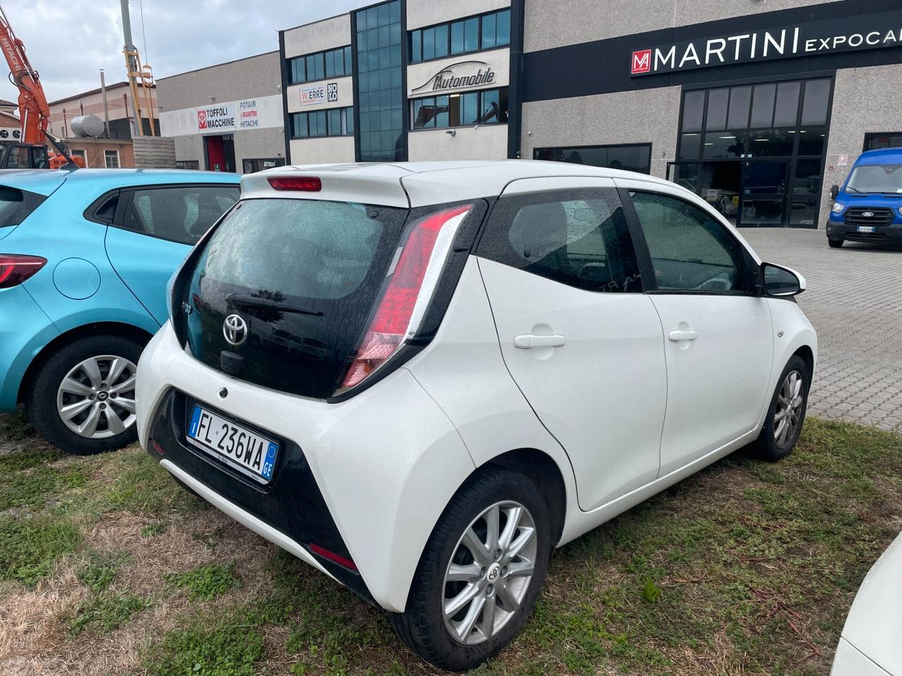 Toyota Aygo 1.0 VVT-i 69 CV 5 porte x-wave PREZZO REALE