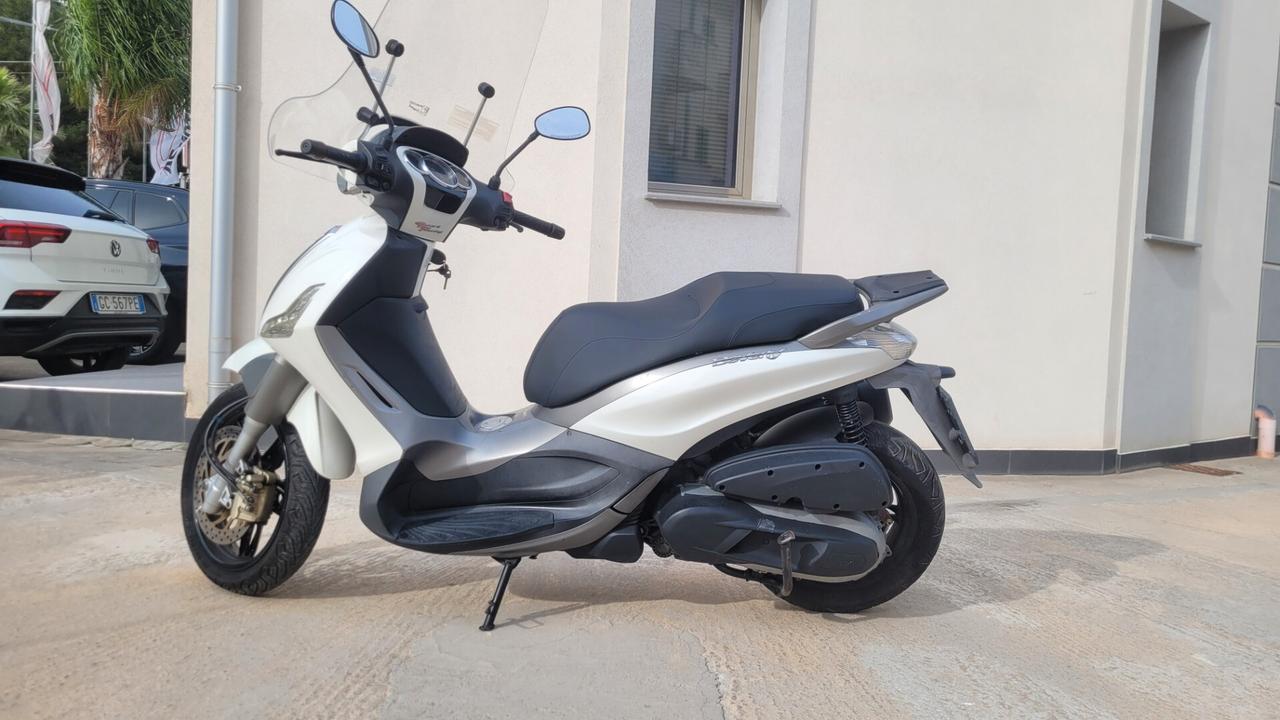 Piaggio Beverly 350