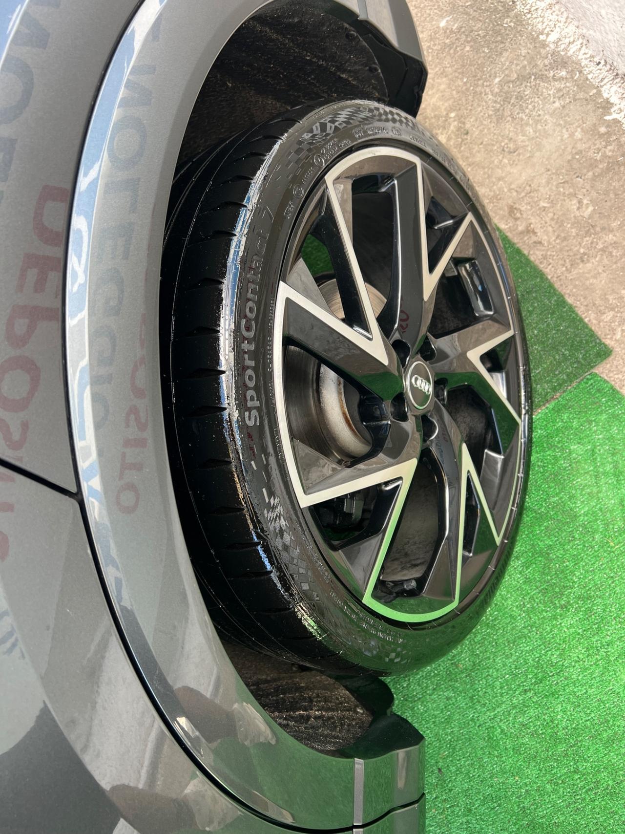 AUDI RSQ3