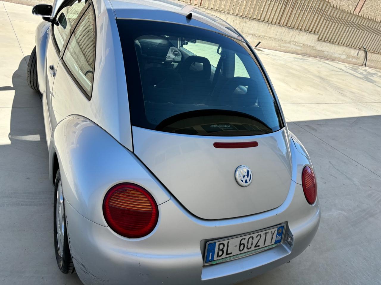 VOLKSWAGEN New Beetle 1.9 TDI