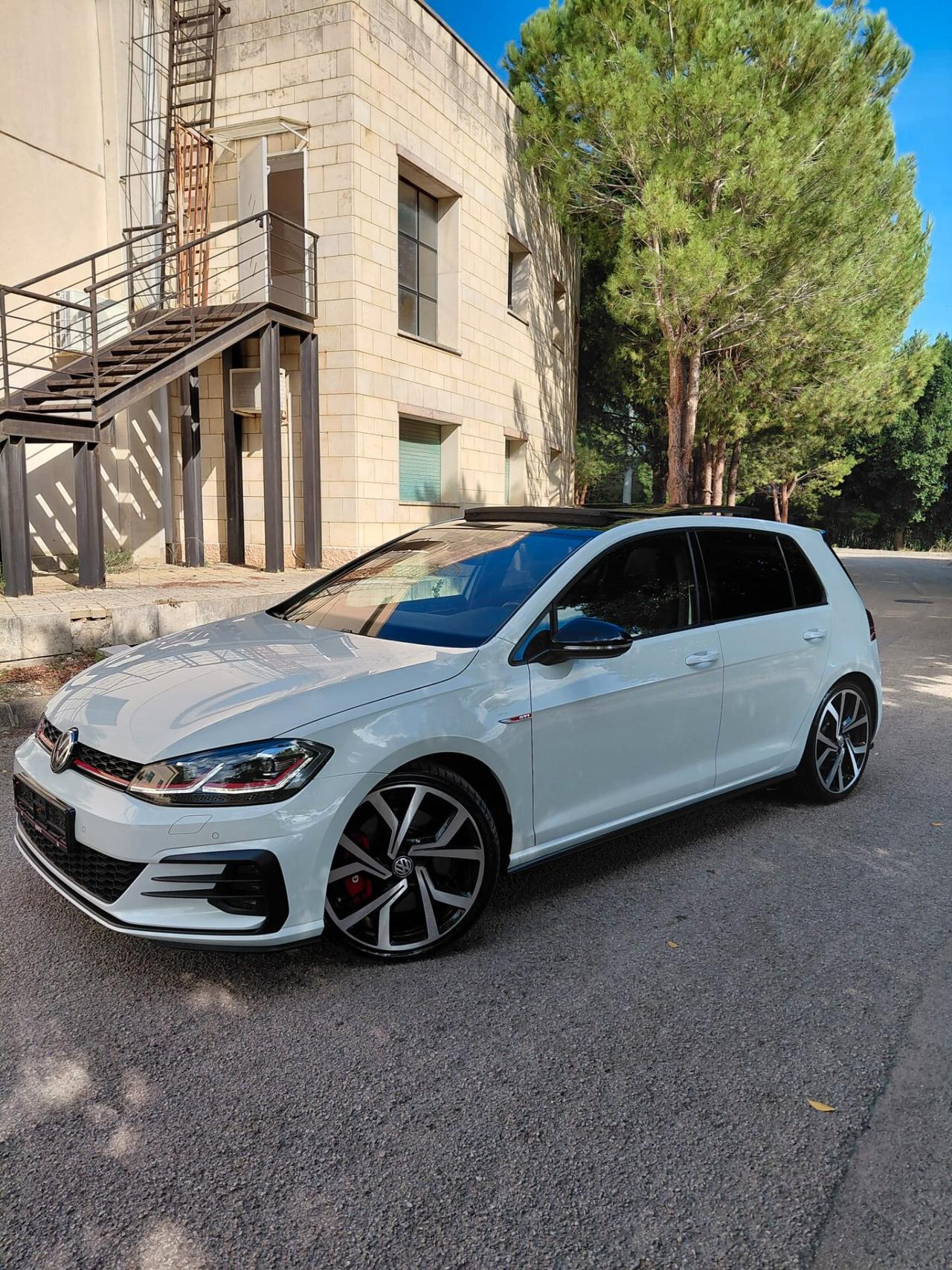 Volkswagen Golf GTI Performance 2.0 245 CV TSI DSG 5p. BMT