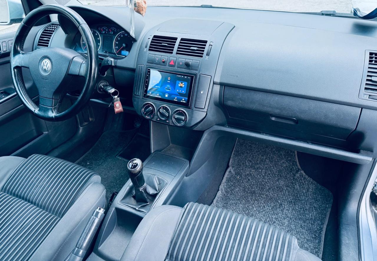 Volkswagen Polo 1.4/75CV 16V 3p. Sportline