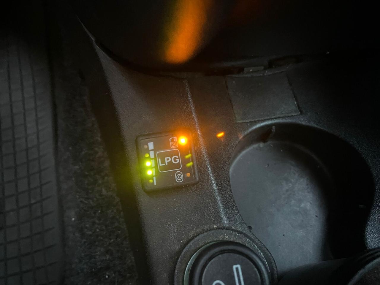 Lancia Ypsilon 1.2 16V Argento GPL