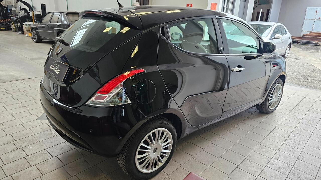 Lancia Ypsilon 0.9 TwinAir 85 CV 5 porte S&S DFN Unyca