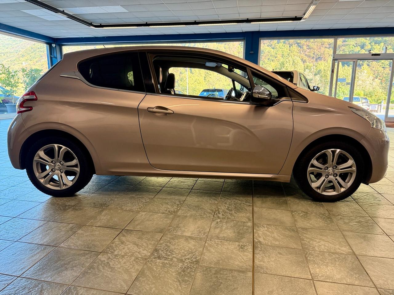 Peugeot 208 1.2 VTi 82 CV 3 porte Allure