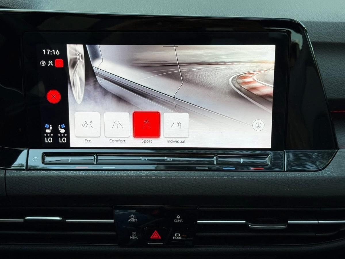 Volkswagen Golf 8 GTI 2.0 TSI 245 CV