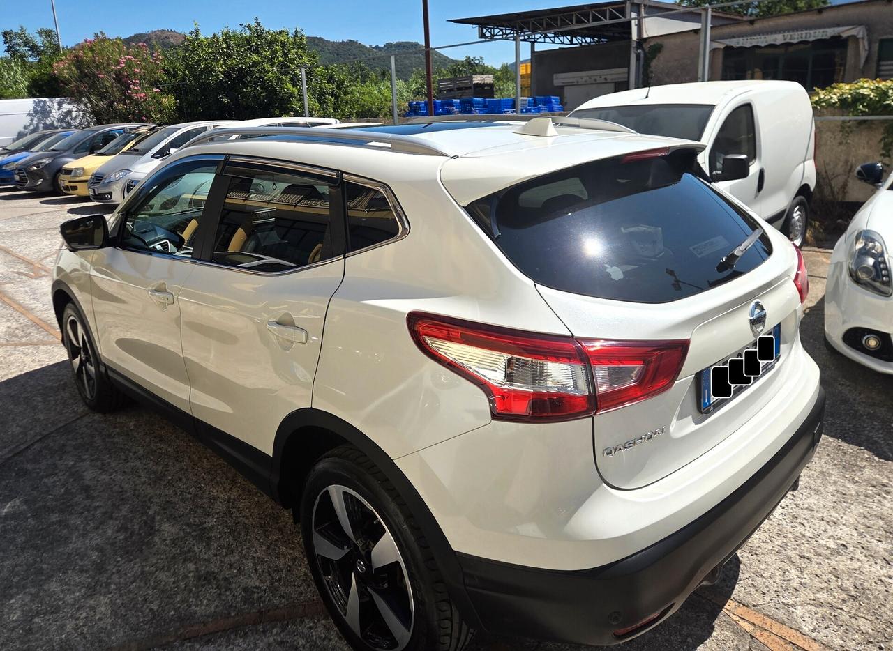 Nissan Qashqai 1.6 dCi AUTOM. NAVI CERCHI 18 FULL