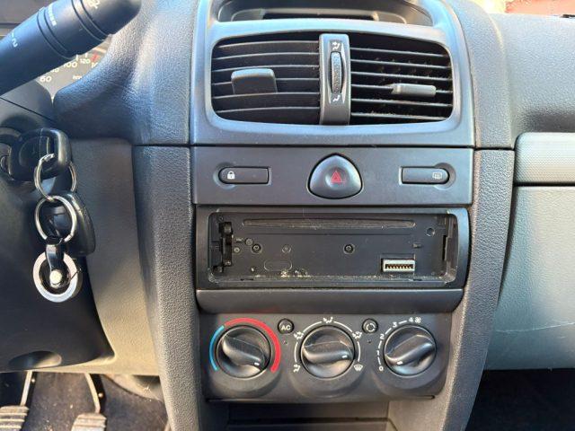 RENAULT Clio 1.2 16V cat 5 porte ADATTA A NEOPATENTATI