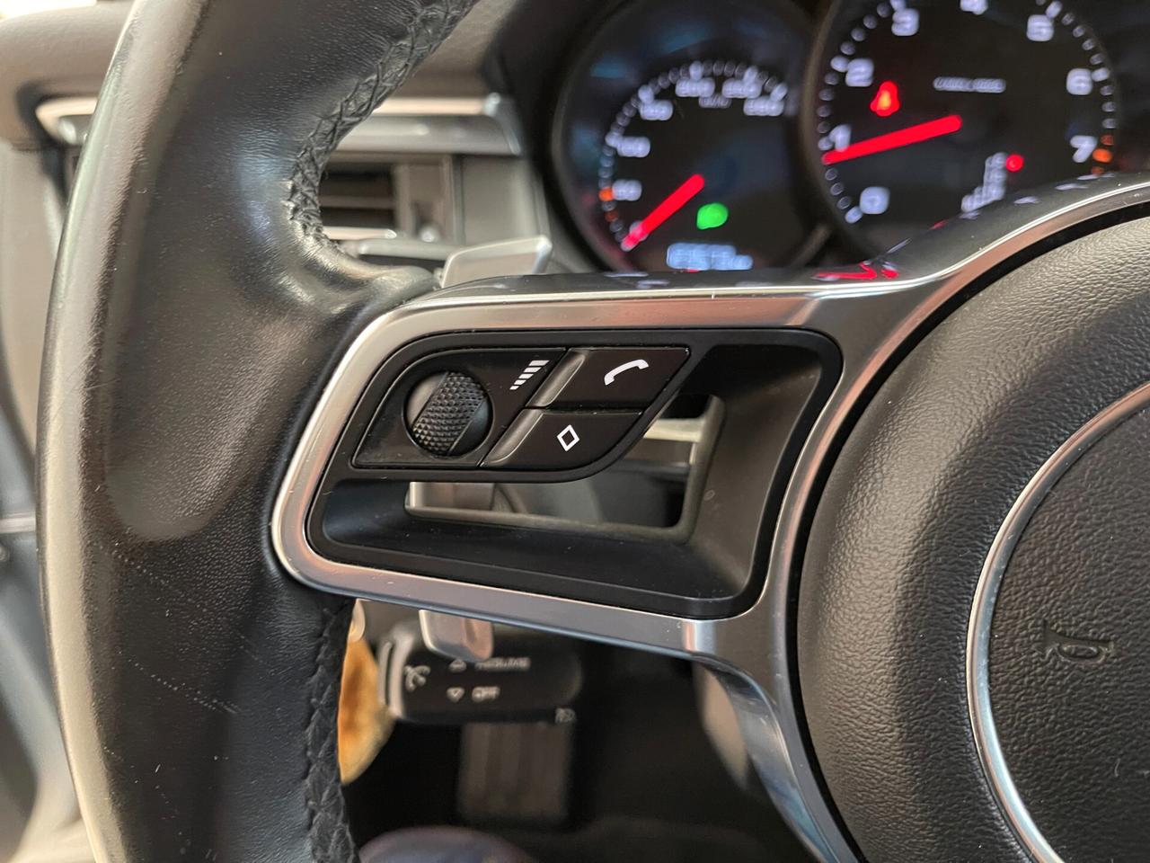 Porsche Macan 2.0 245cv pdk-LEGGI SOTTO