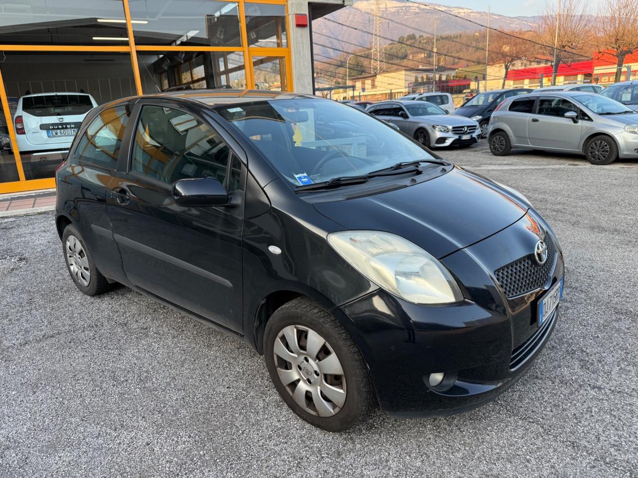 Toyota Yaris 1.000 benz 69cv Neopatentati