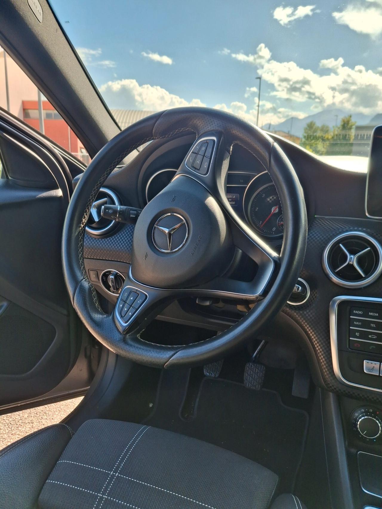 Mercedes-benz A 200 d Premium