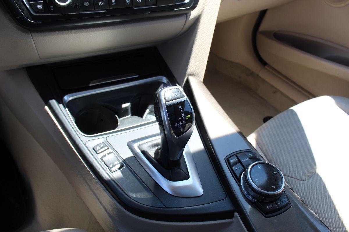 BMW - Serie 3 Touring - 320d Modern