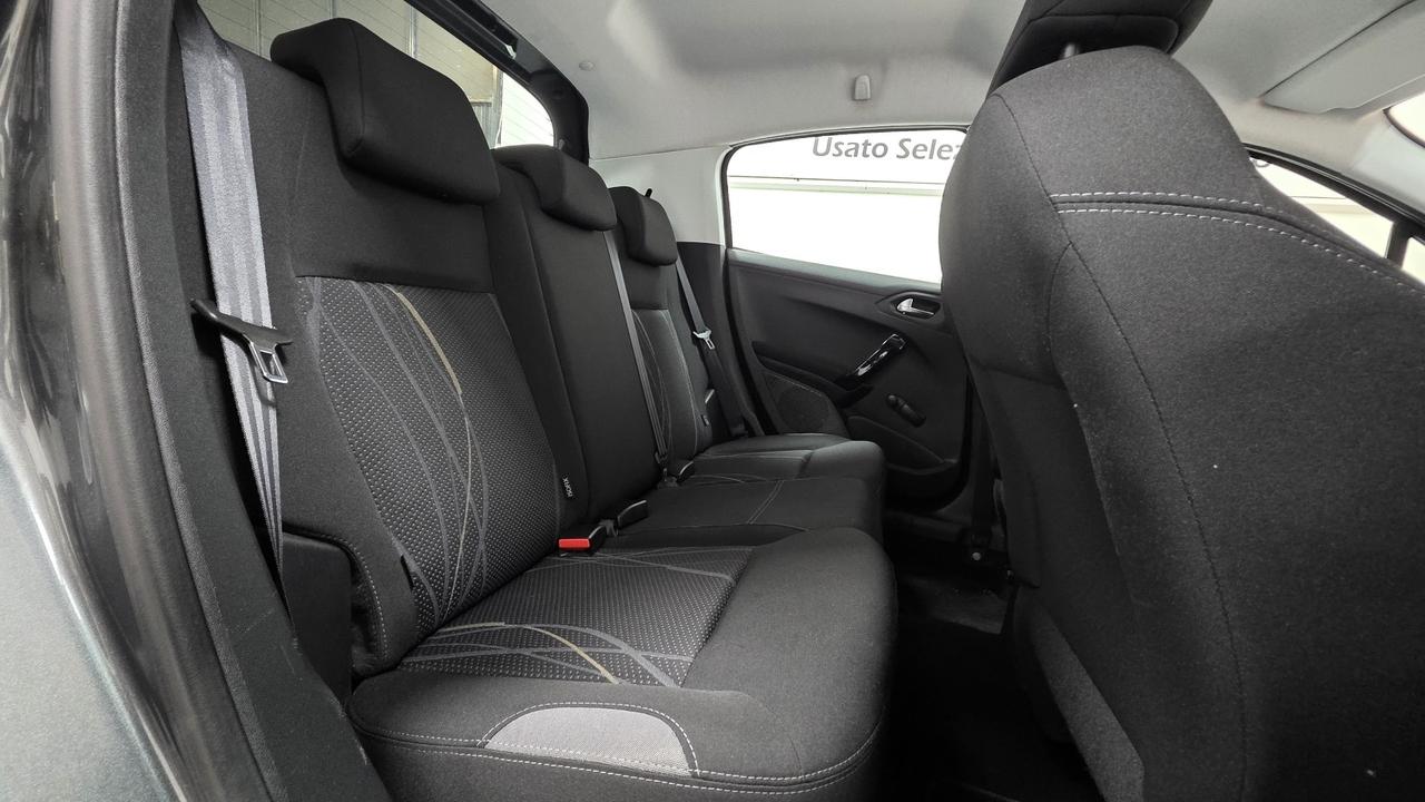 Peugeot 208 1.4 HDi 68 CV 5 porte Allure 07/2014 Neopatentati Euro 5B