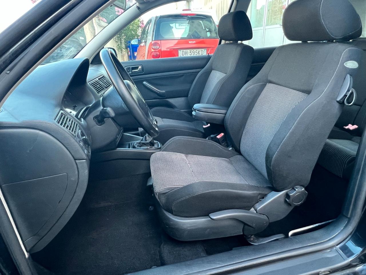 Volkswagen Golf 1.6 16V cat 3 porte Highline NEOPATENTATI