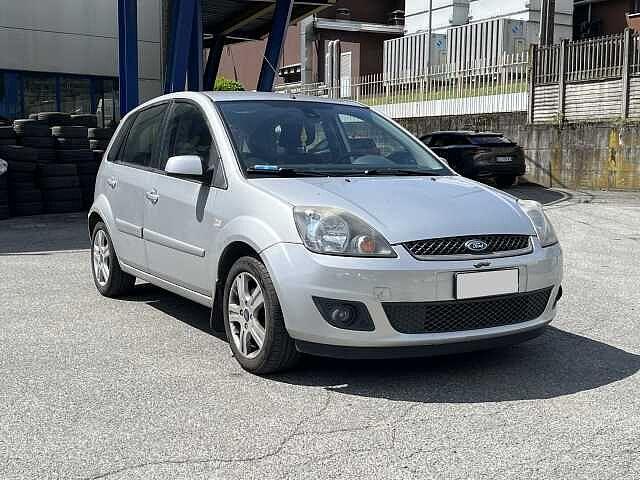 Ford Fiesta 1.2 16V 5p. Ghia