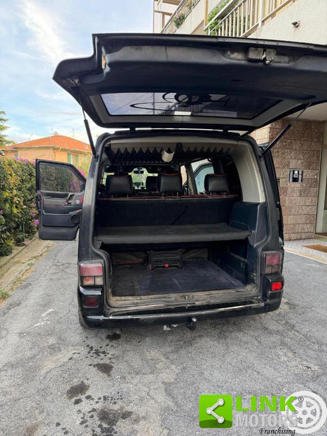 VOLKSWAGEN Transporter Transp. 2.5 TDI/102CV cat PL Caravelle