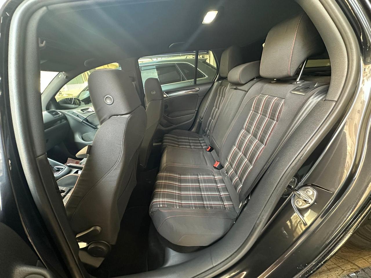 Volkswagen Golf GTI 2.0 TSI 5p.