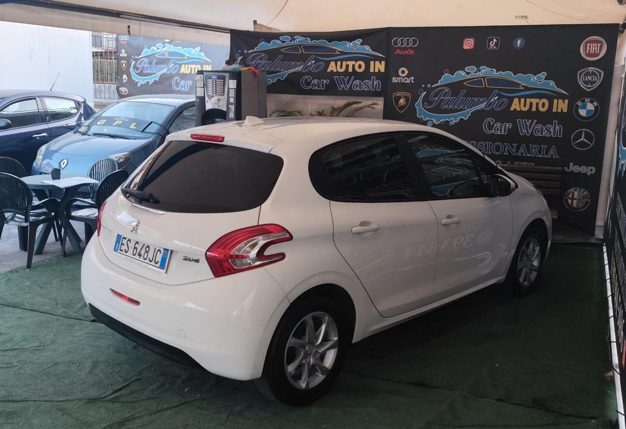 Peugeot 208 1.4 HDi 68 CV 5 porte Allure
