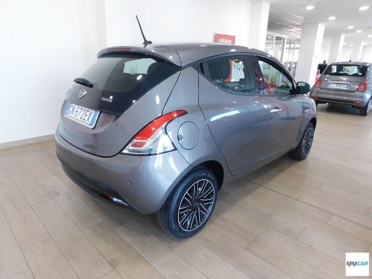LANCIA - Ypsilon - 1.0 FireFly 5p. S&S Hybrid Oro