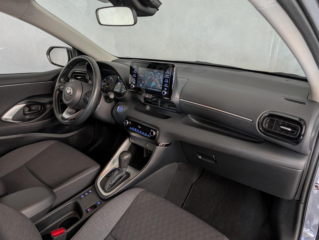 Toyota Yaris 1.5 Hybrid Automatic Business