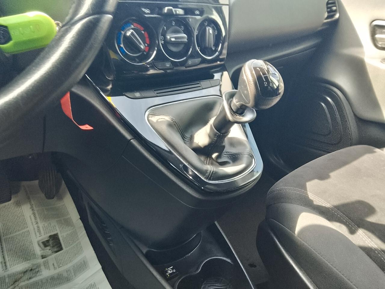 Lancia Ypsilon 1.2 69 CV 5 porte S&S Gold GPL