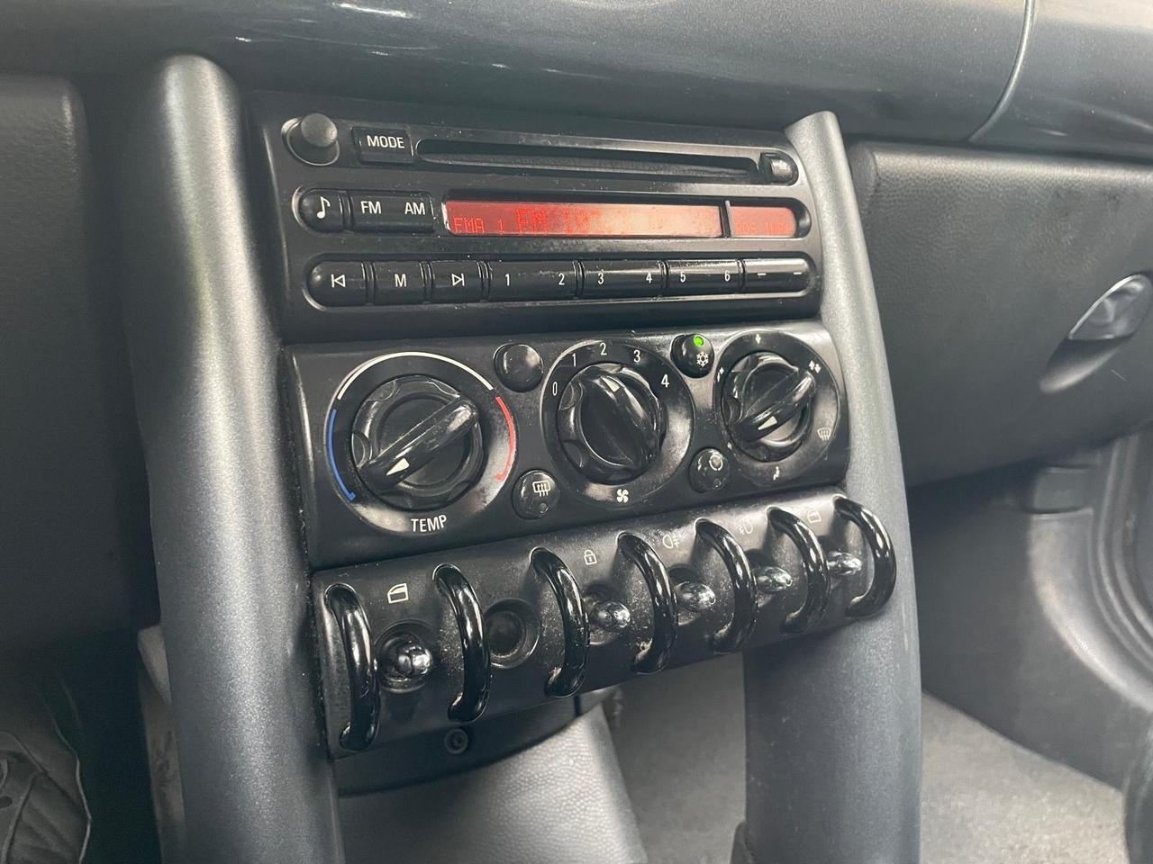 Mini Cooper One 1.6benz Full Soli100milaKM