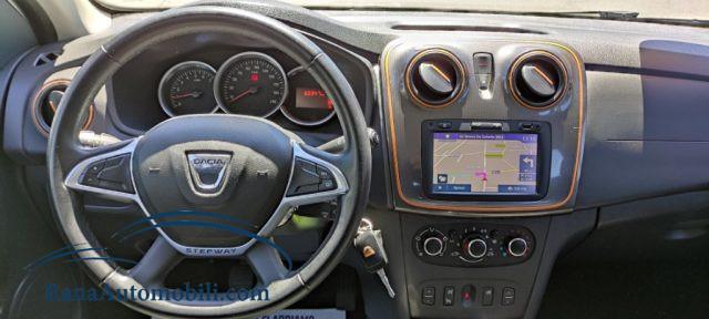DACIA Sandero TCe 90CV SerieSpeciale Brave Navy