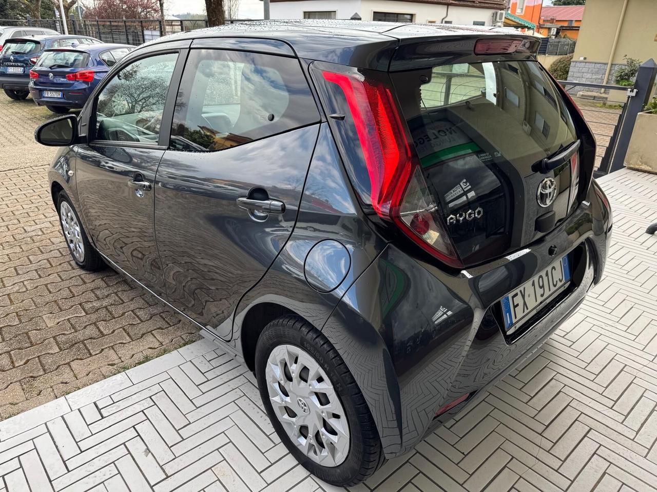 Toyota Aygo 1.0 VVT-i 72 CV 5 porte x-business