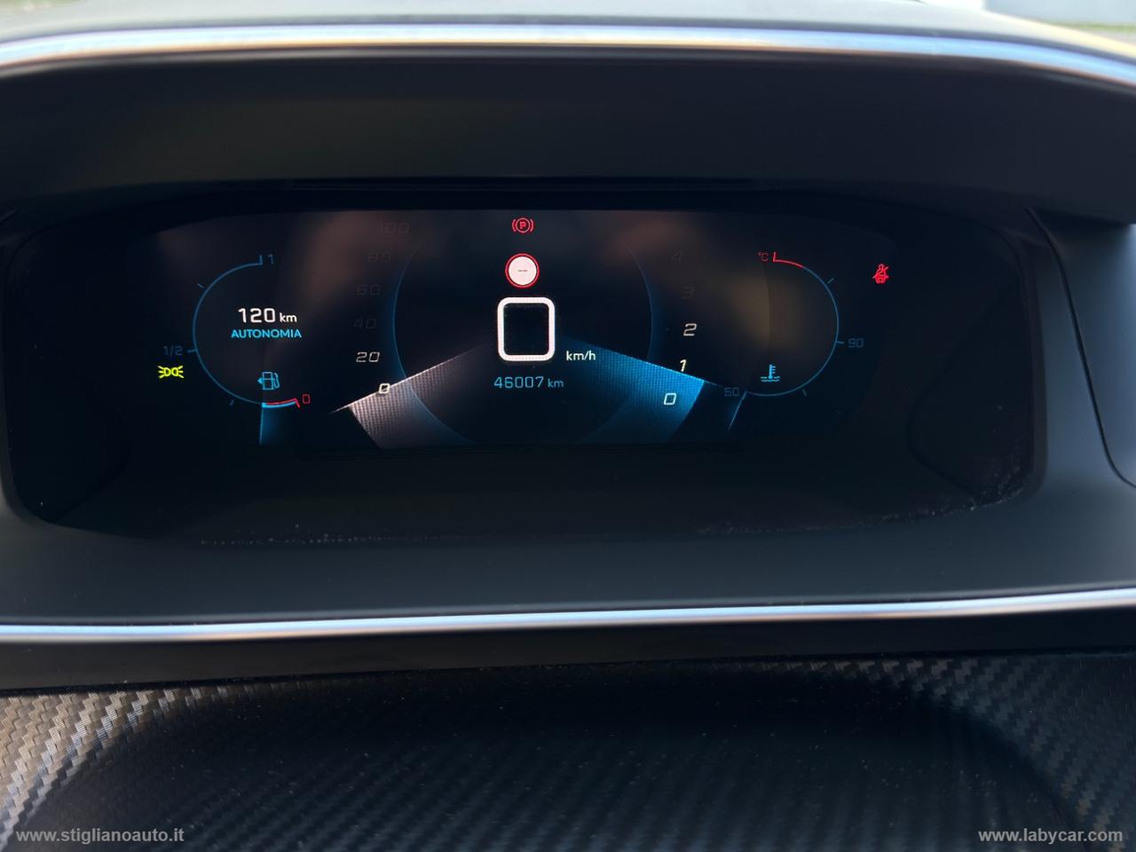 PEUGEOT 2008 BlueHDi 110 S&S Allure