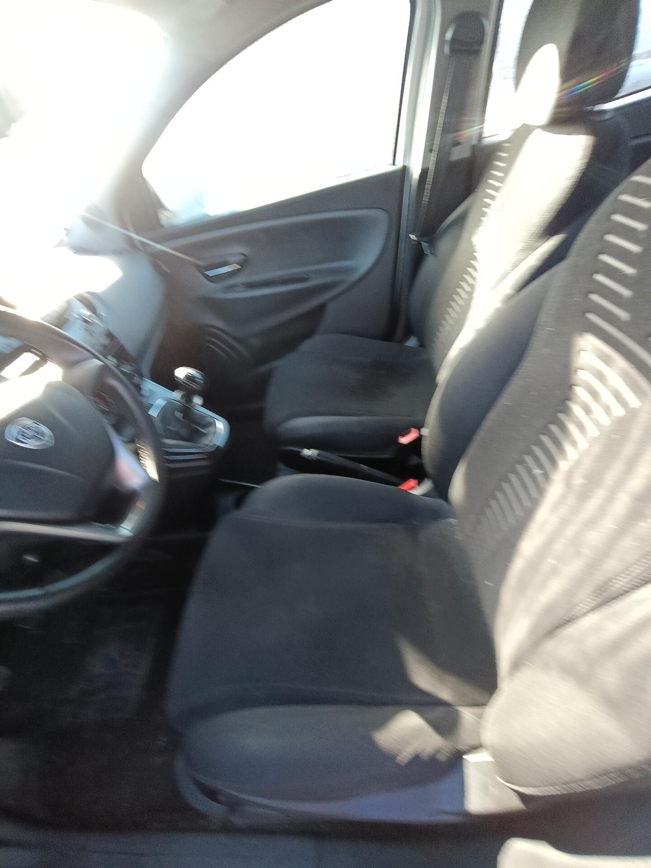 Lancia Ypsilon 1.2 69 CV 5 porte S&S Platinum