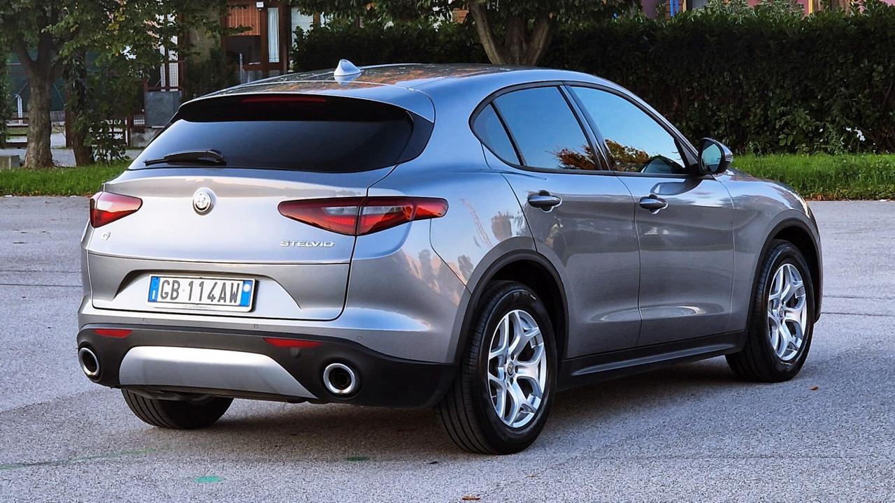 Alfa Romeo Stelvio 2.2 Turbodiesel 190 CV AT8 Q4