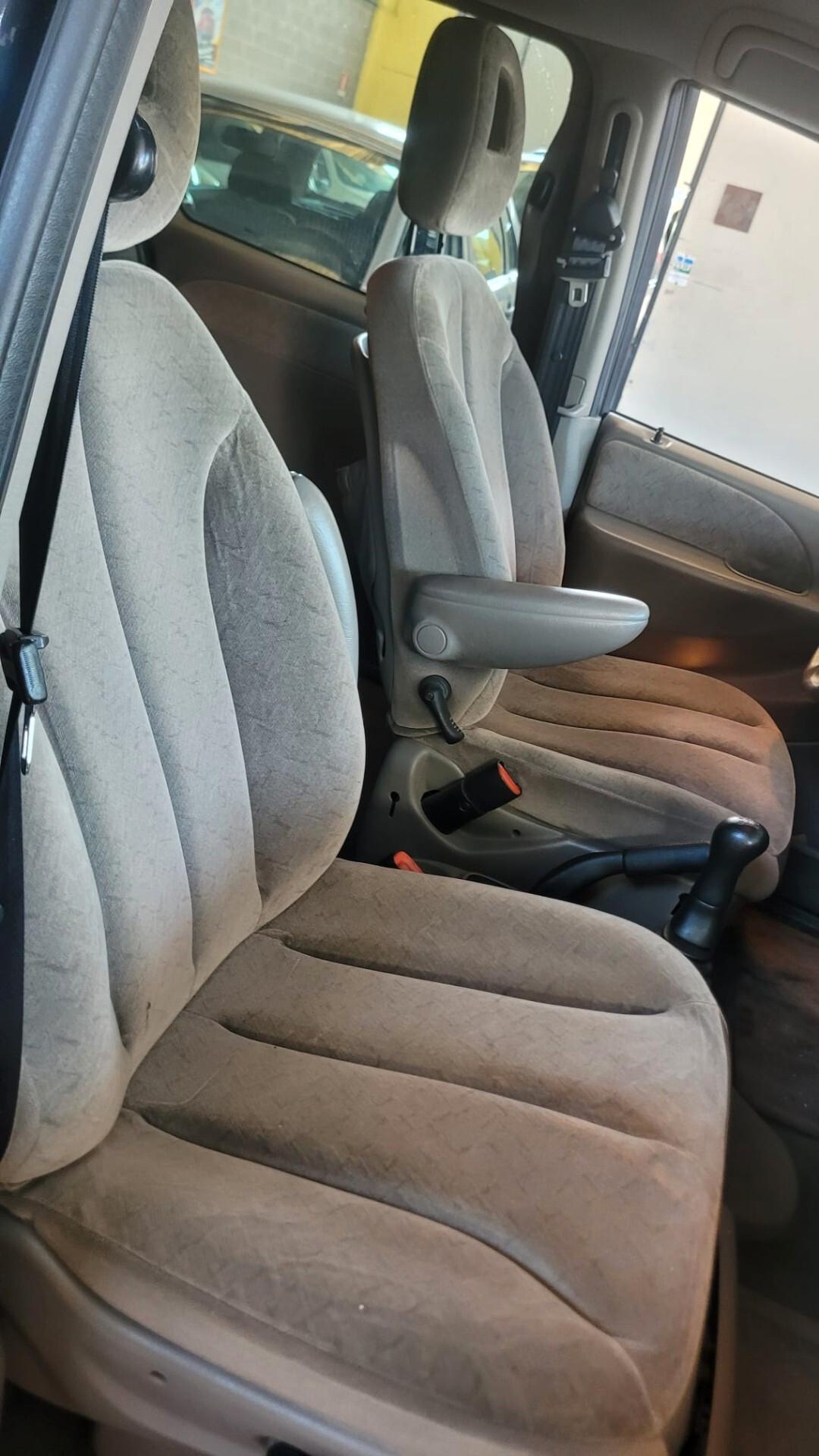 Chrysler Voyager 2.5 CRD AUTOCARRO CON I POSTI