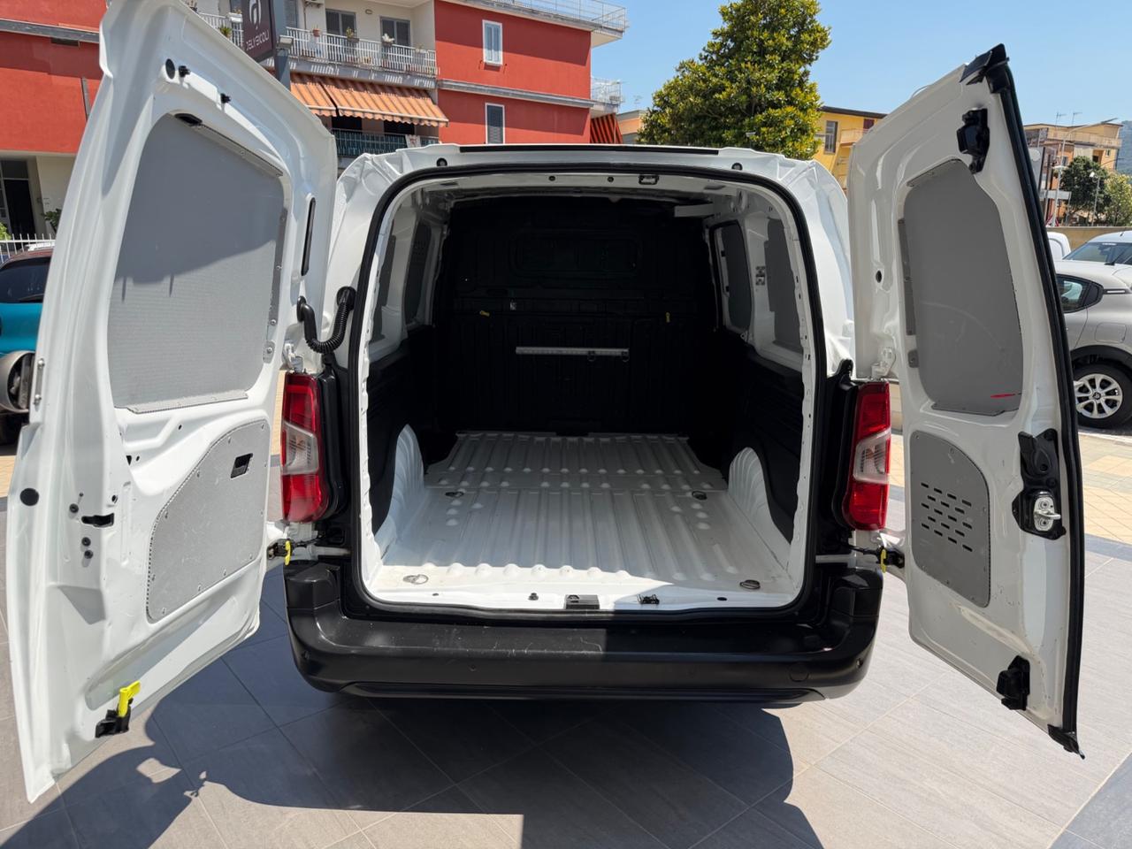 Peugeot Partner 1.5 BLUEHDI L2 100CV 3 posti - PASSO LUNGO -