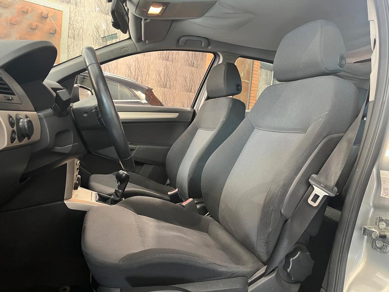 Opel Astra 1.6 16V VVT 5 porte Enjoy