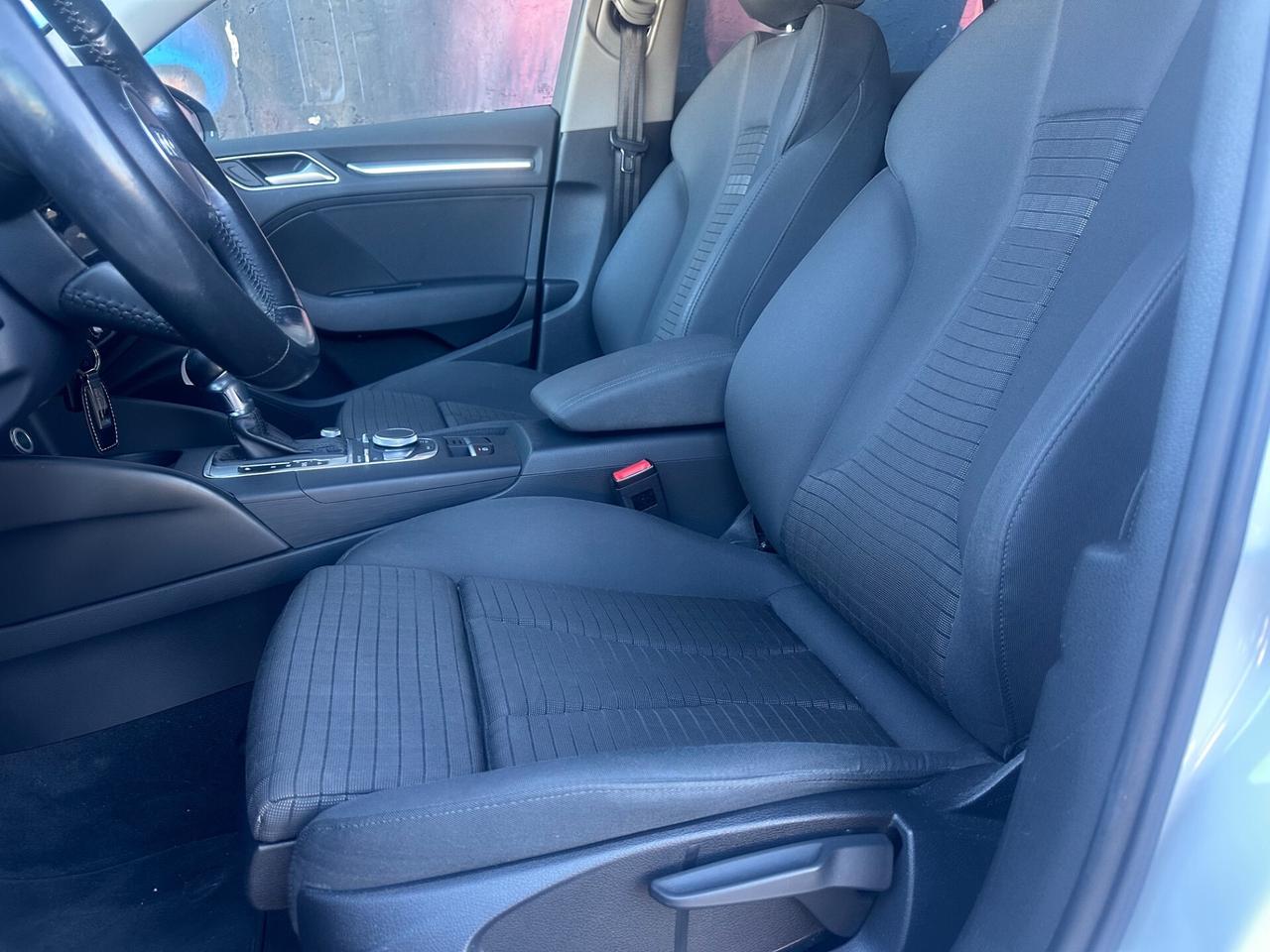 Audi A3 SPB 1.6 TDI/NAVI/LED/SENSORI