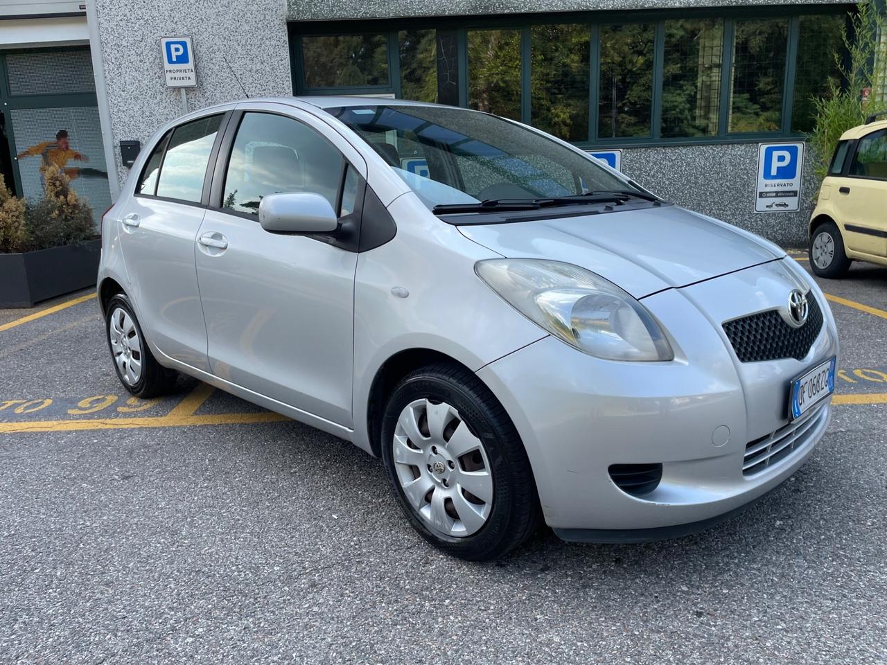 Toyota Yaris 1.0 5 porte Sol
