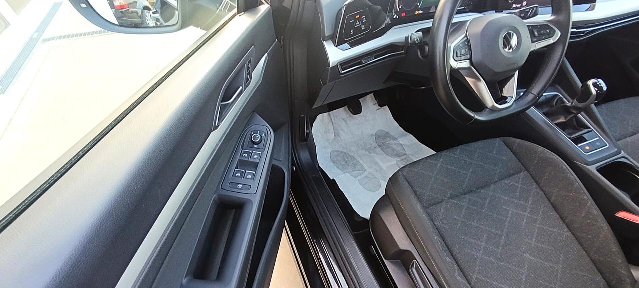 Volkswagen Golf 8 2.0 TDI 115 CV SCR Life - Service Volkswagen - Euro 6d