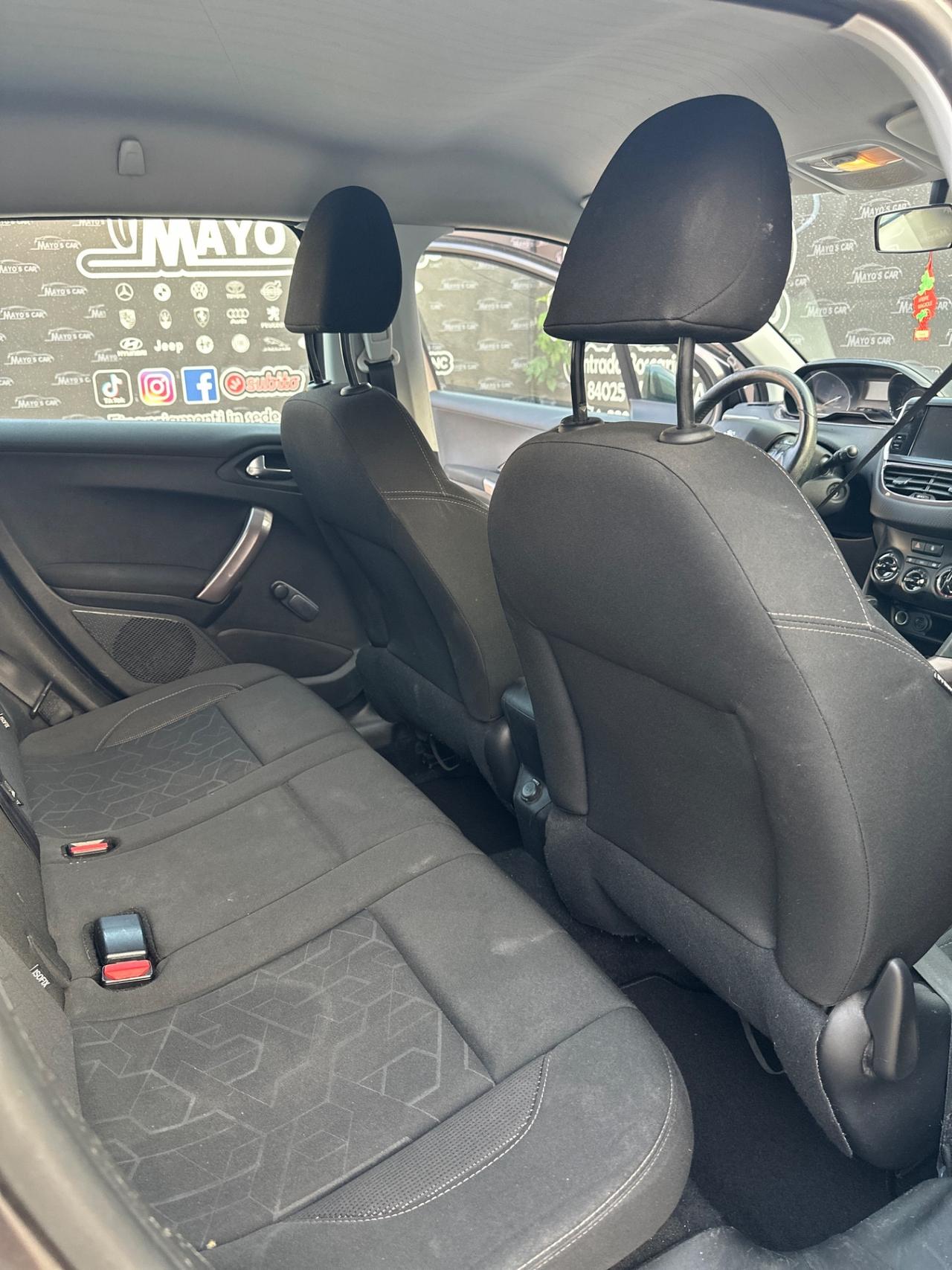 PEUGEOT 2008(anno 2015)