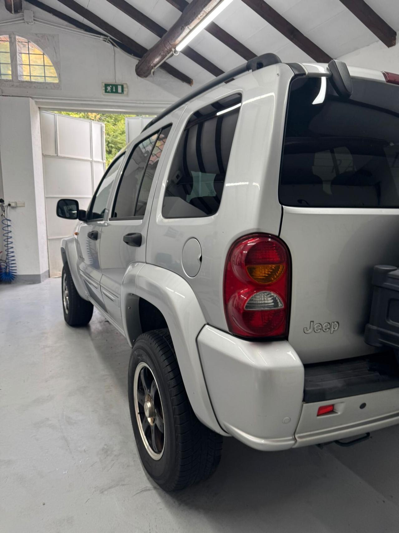 Jeep Cherokee 2.5 CRD Limited
