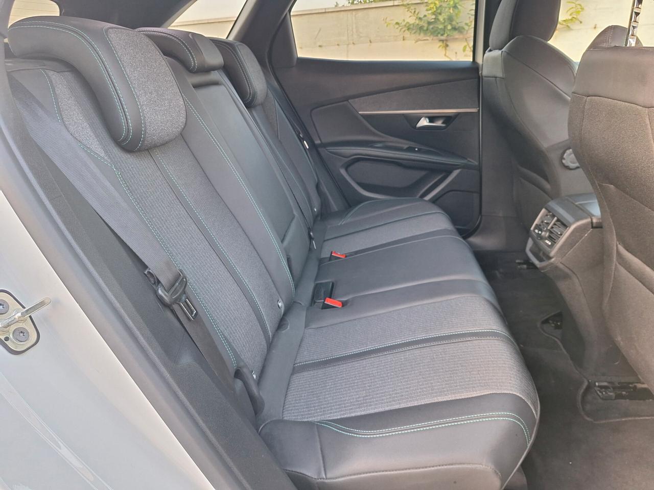 Peugeot 3008 BlueHDi 130 S&S EAT8 Allure Pack Nav Retrocam 09/2023