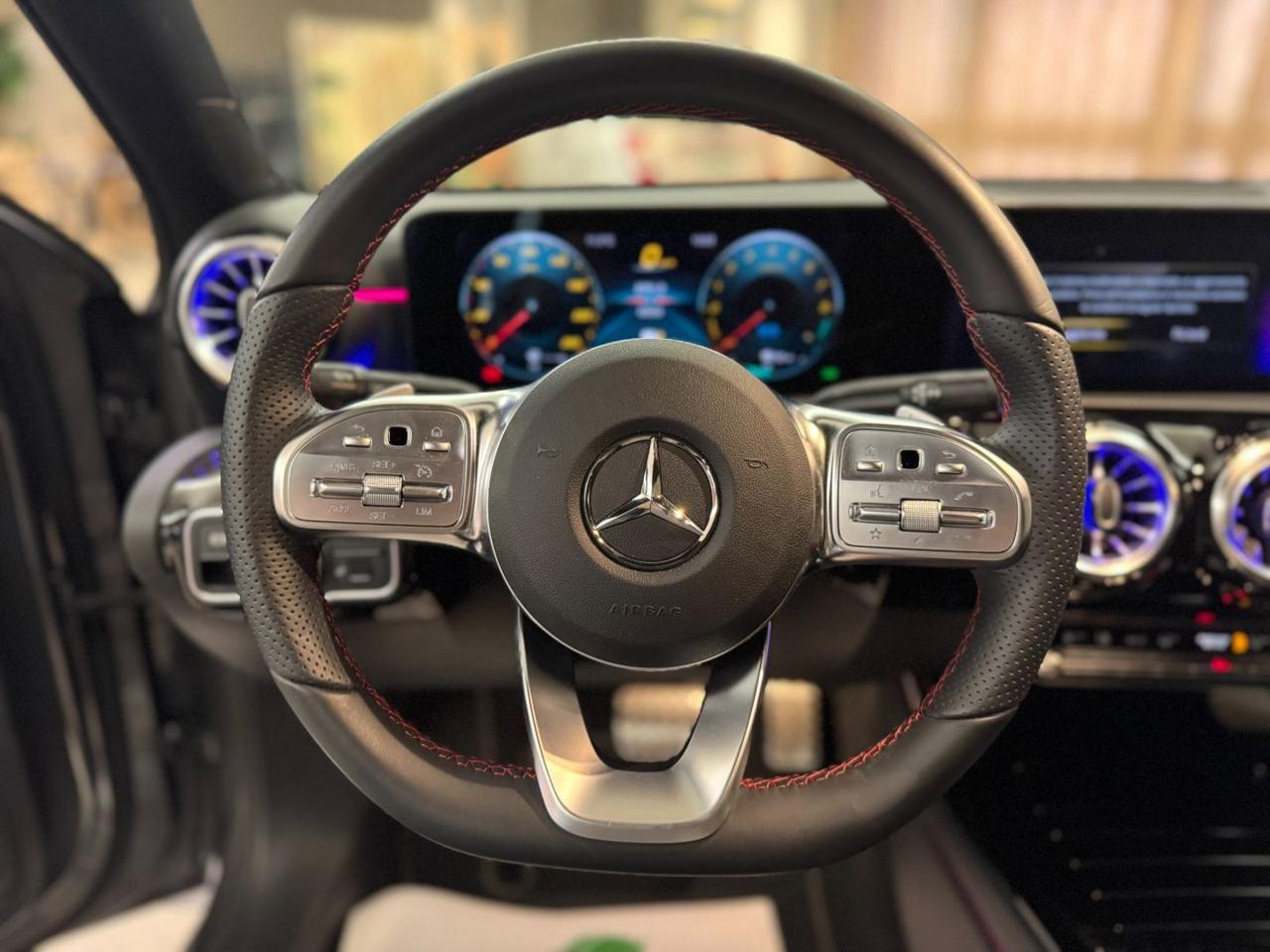 MERCEDES-BENZ A 250 Automatic Premium UniPro Mbux Ambient Light