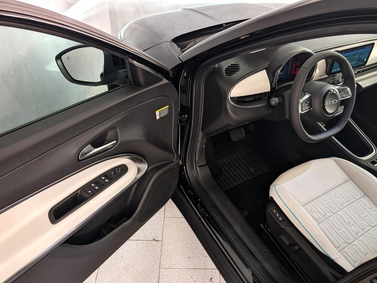 FIAT 600 HYBRID 100 CV DCT MHEV LA PRIMA KM0
