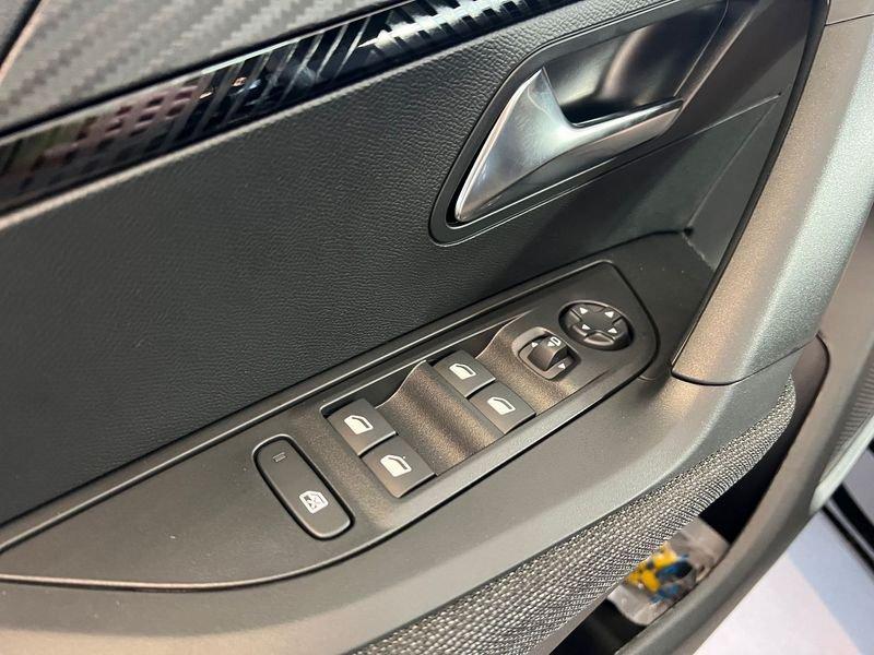 Peugeot 2008 2008 Hybrid 145 e-DCS6 Style