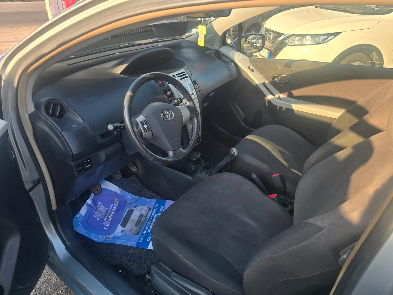 Toyota Yaris 1.0 3 porte Sol