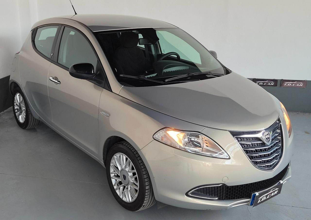 Lancia Ypsilon 1.2 69 CV 5 porte S&S Gold