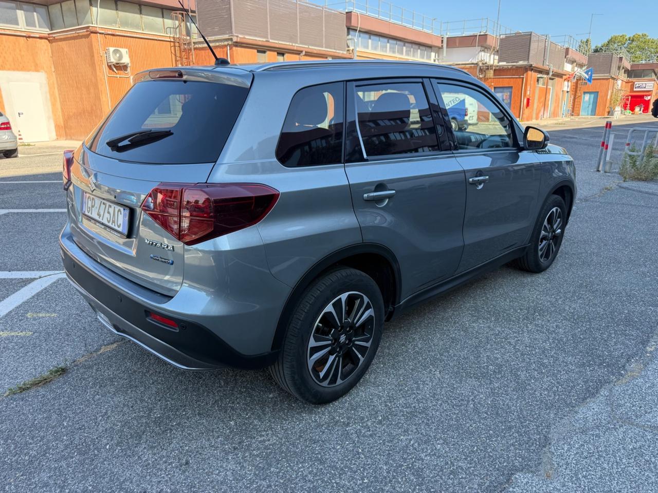 Suzuki Vitara 1.5 140V Hybrid A/T Starview