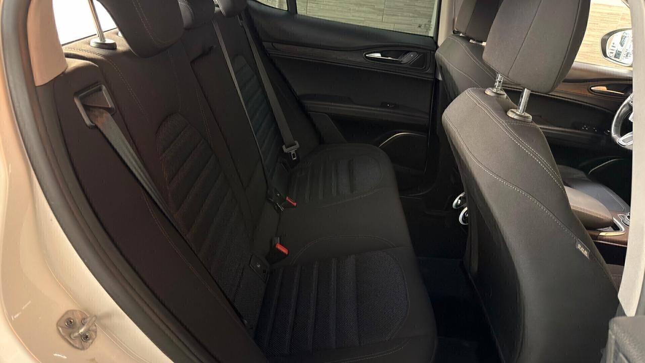 Alfa Romeo Stelvio 2.2 Turbodiesel 190 CV AT8 Q4 Executive