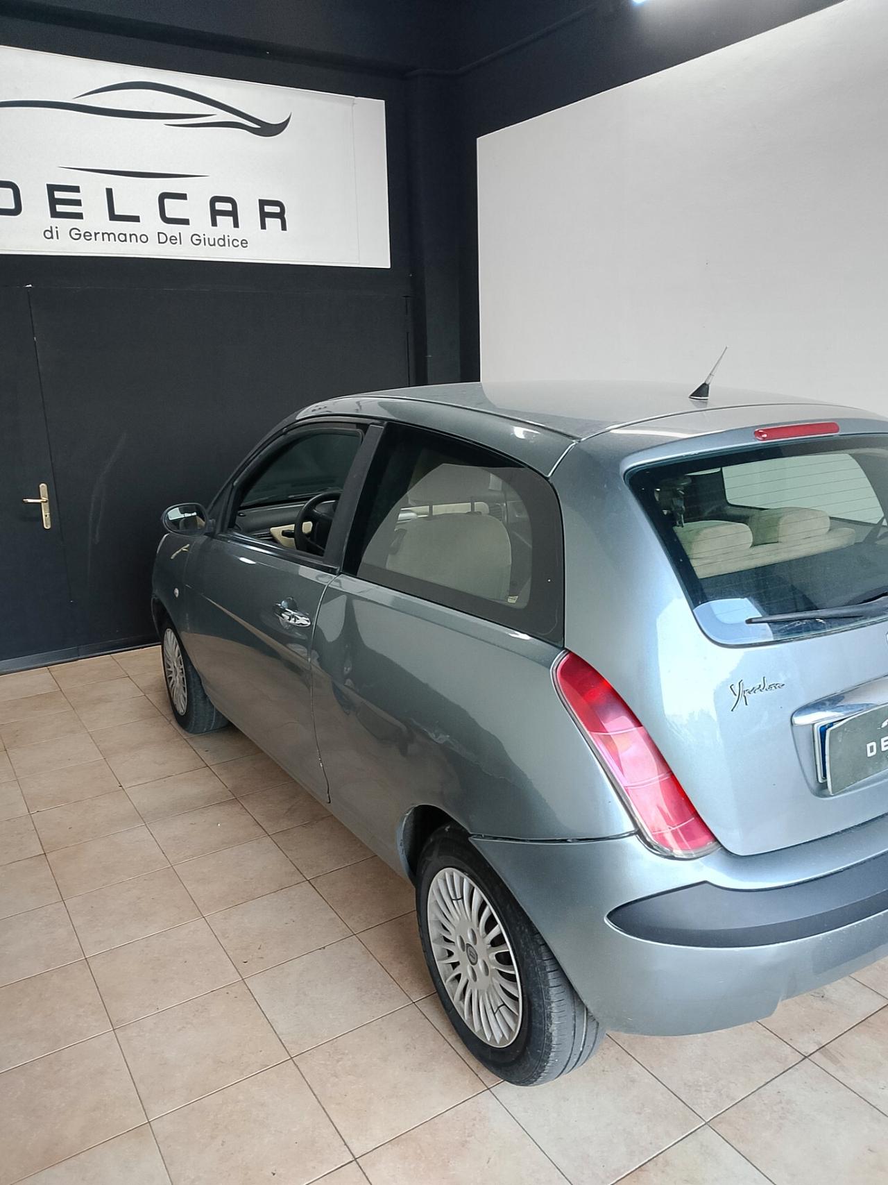 Lancia Ypsilon 1.2 Argento